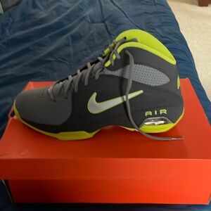 Men’s Nike Air Vido Pro III Size 11.  NWT.  Gray nubuck with green detailing